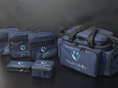 Bolsa Medicina Vet personalizada, 3 organizadores 1 porta ampola e 1 porta vacina todos personalizados.